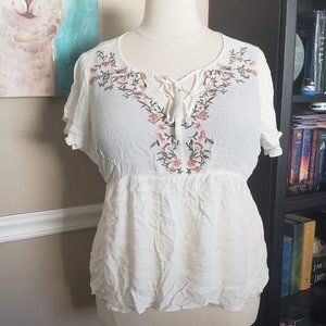 Torrid size 3 embroidered blouse NWT